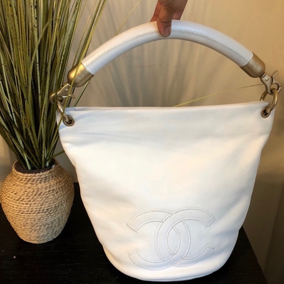 CHANEL Handbags - CHANEL HANDBAG Leather Beautiful inside and out!